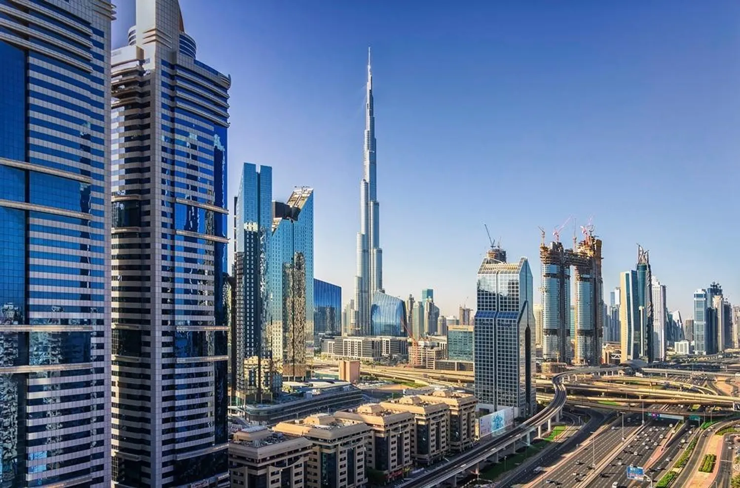 Business Bay vs Downtown Dubai: Which Area Offers Better ROI in 2025?