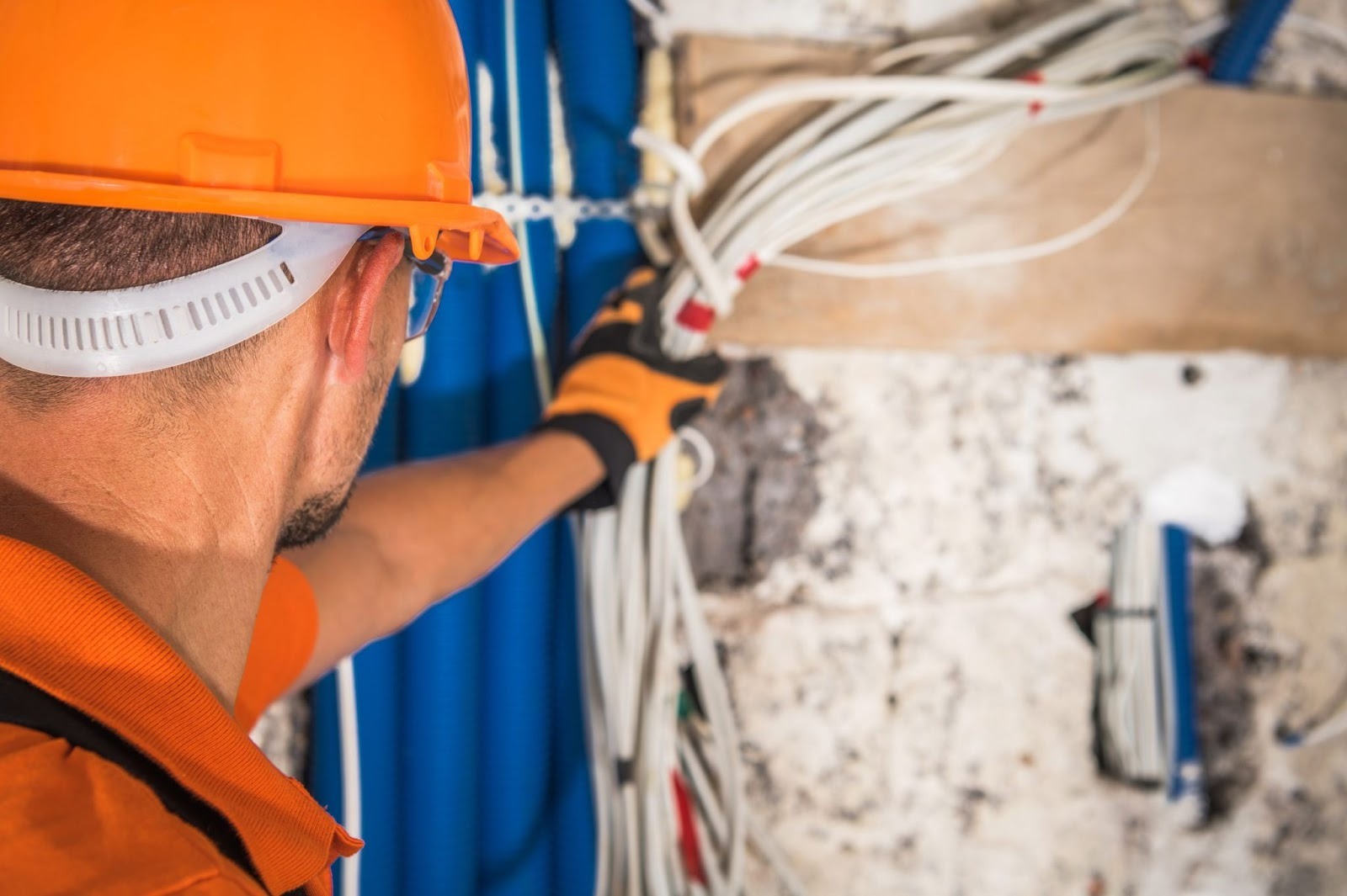 How Commercial Electricians Telford Help Businesses Thrive